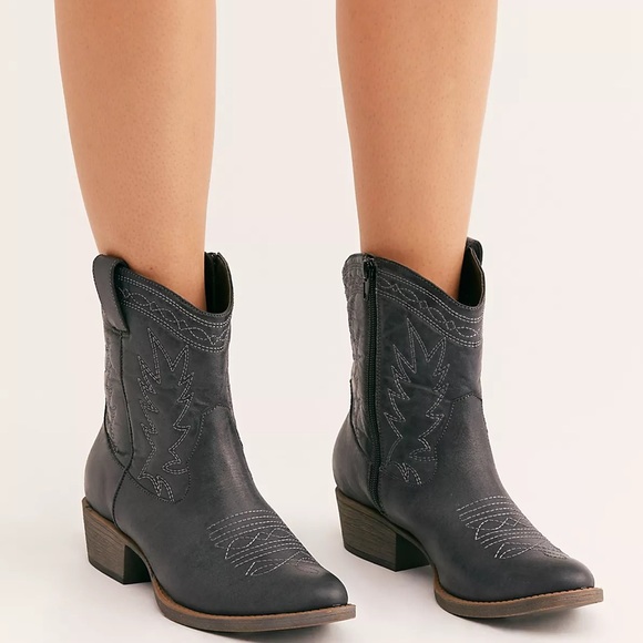 Coconuts by Matisse PLATINO METALLIC Women's Vegan Ranch Ankle Boot US 10 - Picture 2 of 8